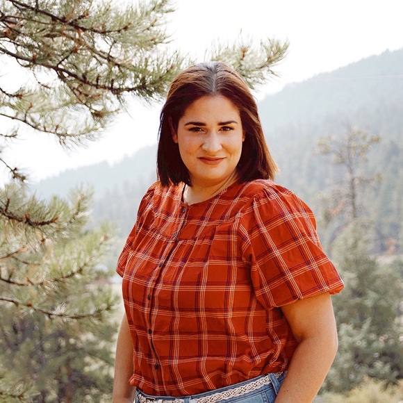 Meet your Posher, Kylie - Picture 1 of 1